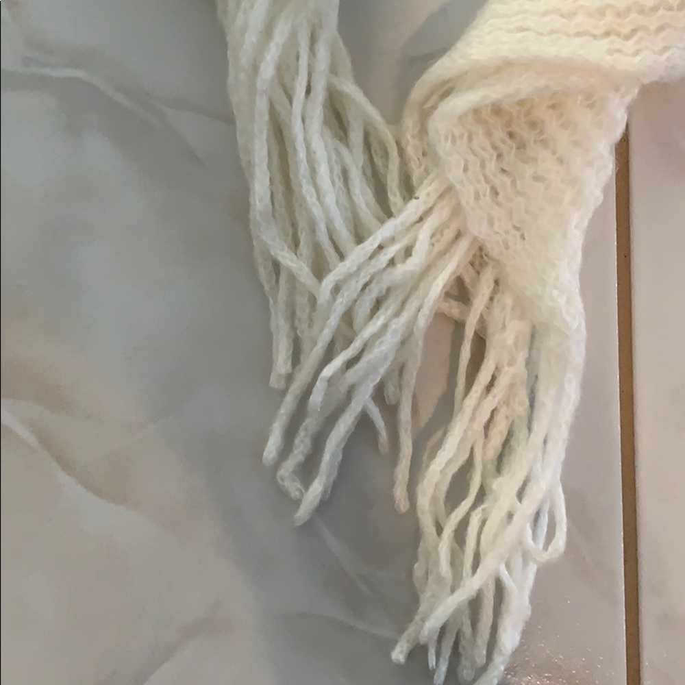 Off White Scarf - Picture 2 of 2